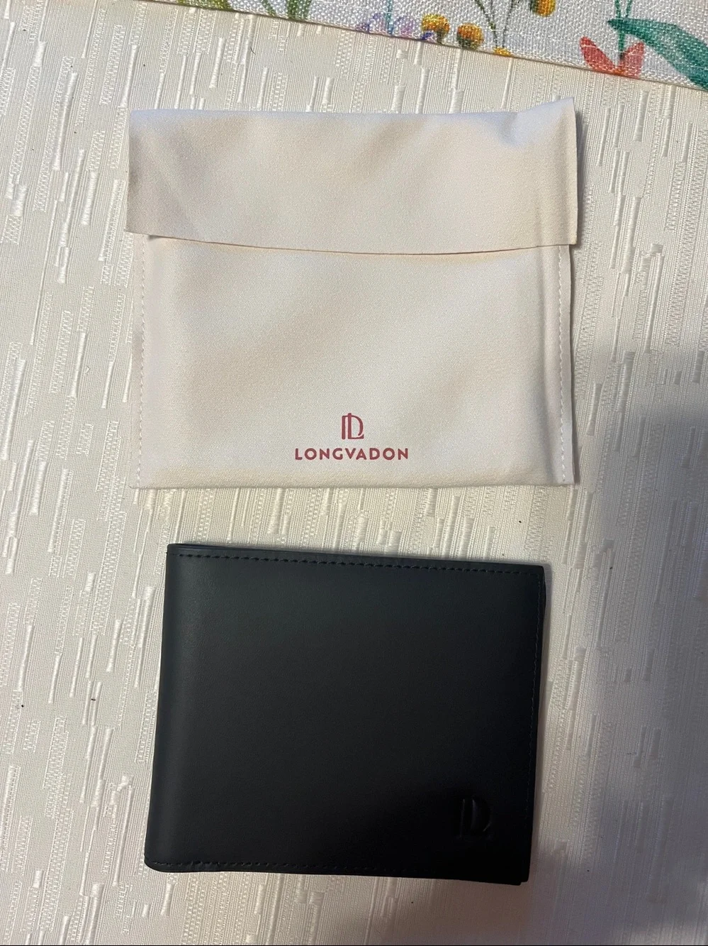 Longvadon Soft Leather Bi-Fold Wallet - Multiple Card Slots
